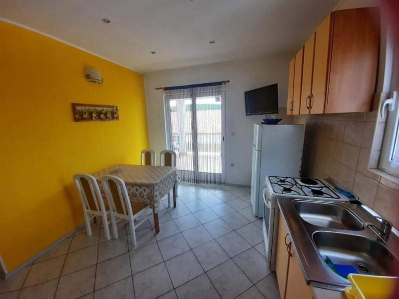 Apartments Robi- Swimming Pool And Beautiful Garden Kampor Exterior foto