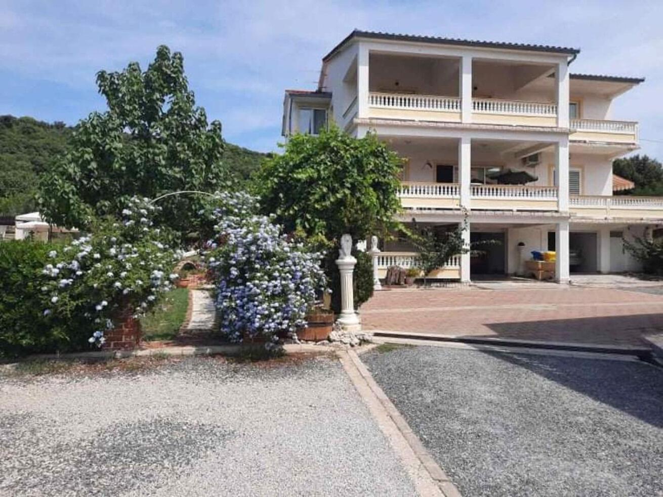Apartments Robi- Swimming Pool And Beautiful Garden Kampor Exterior foto